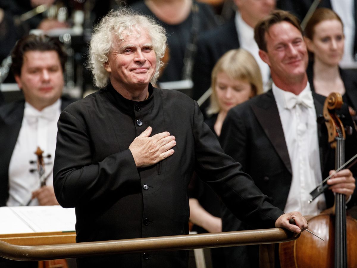 Simon Rattle enflamme la Philharmonie de Paris dans la Sixième de&nbsp;Mahler